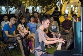 Pianovers Meetup #83, Yan Heng performing
