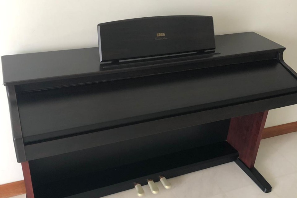 EC320 digital concert piano Used Piano ThePiano.SG