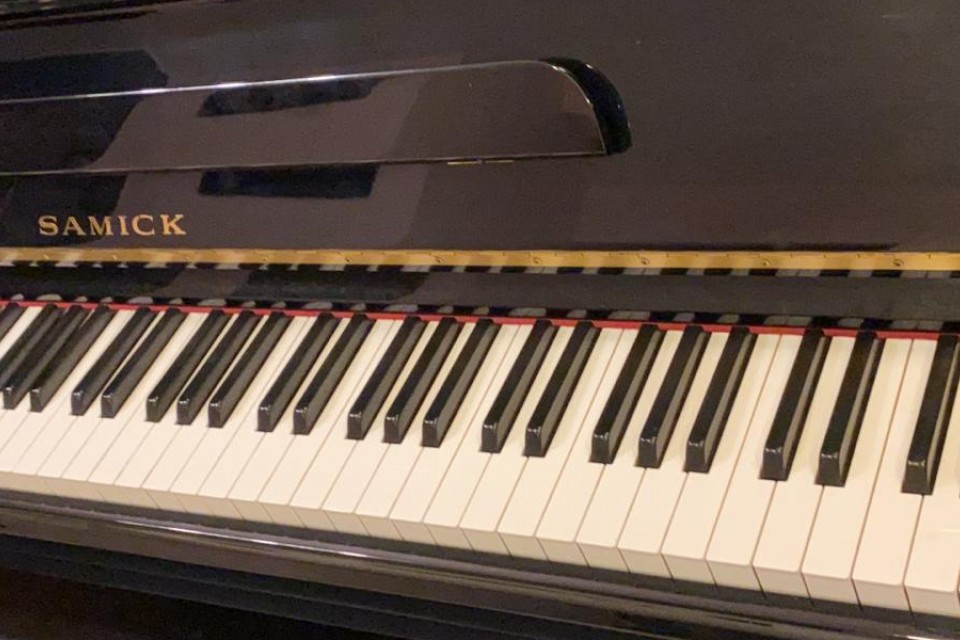 SAMICK PIANO JS121 FD Upright, Exam Model Preloved Piano Used Piano