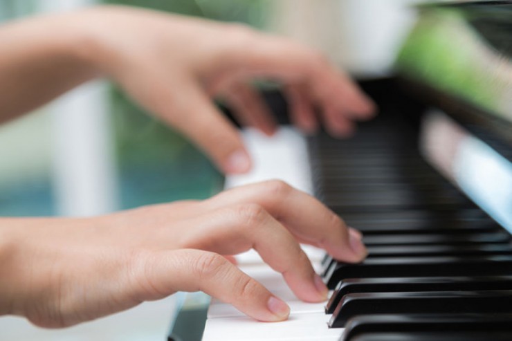 How To Correct The Hand’s Posture During The Piano Lessons