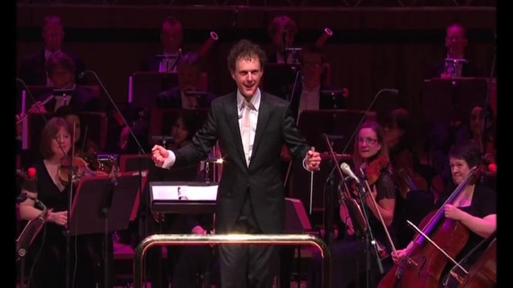 Rainer Hersch performs a Waltz based on Microsoft Windows XP sounds with the Philharmonia Orchestra